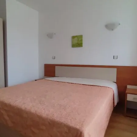 Apartament полюси 2 *