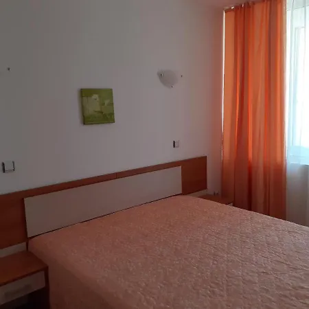 полюси 2 Apartment